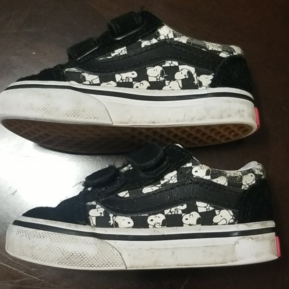 Snoopy Toddler Vans